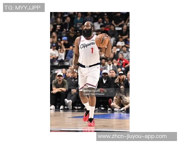 快船季前赛对阵广州龙狮比尔因膝伤缺席其他球员全力出战