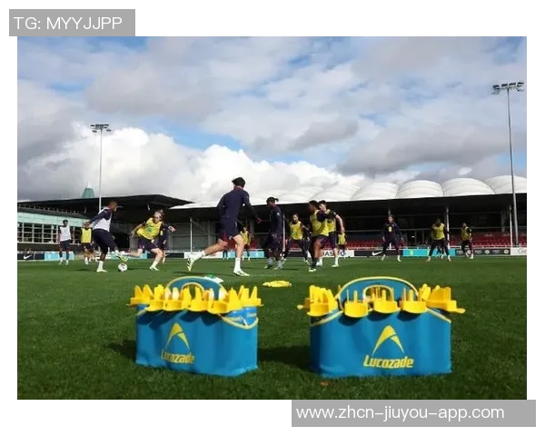 英格兰队今日训练迎来U20小将莱西塞缪尔坎贝尔三位新星加入 英格兰队今日训练迎来U20小将莱西塞缪尔坎贝尔三位新星加入