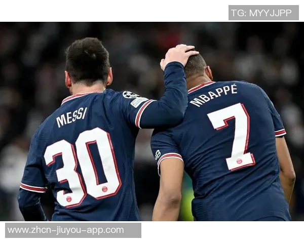 姆巴佩争抢中意外倒地主动示意换人球迷心忧望无大碍 姆巴佩争抢中意外倒地主动示意换人球迷心忧望无大碍